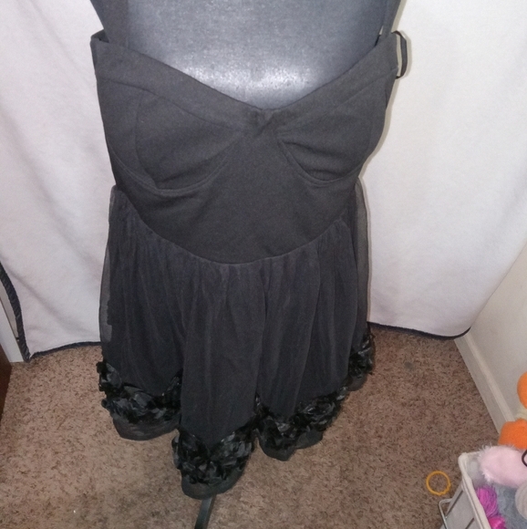 Trixxi Black Midi Dress with Floral Detail Trim - Picture 13 of 14